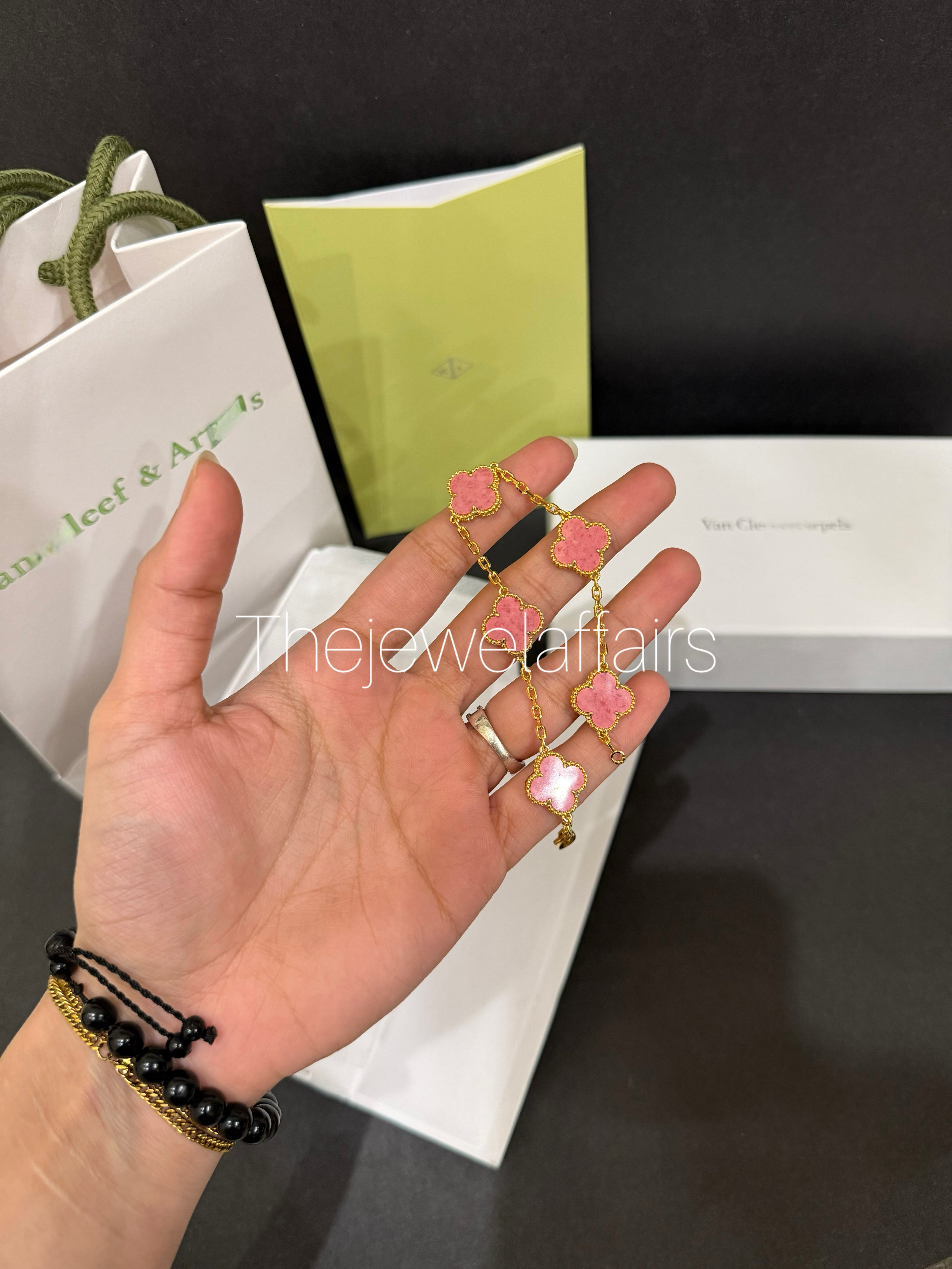 V@ncleef and arpe!s pink bracelet