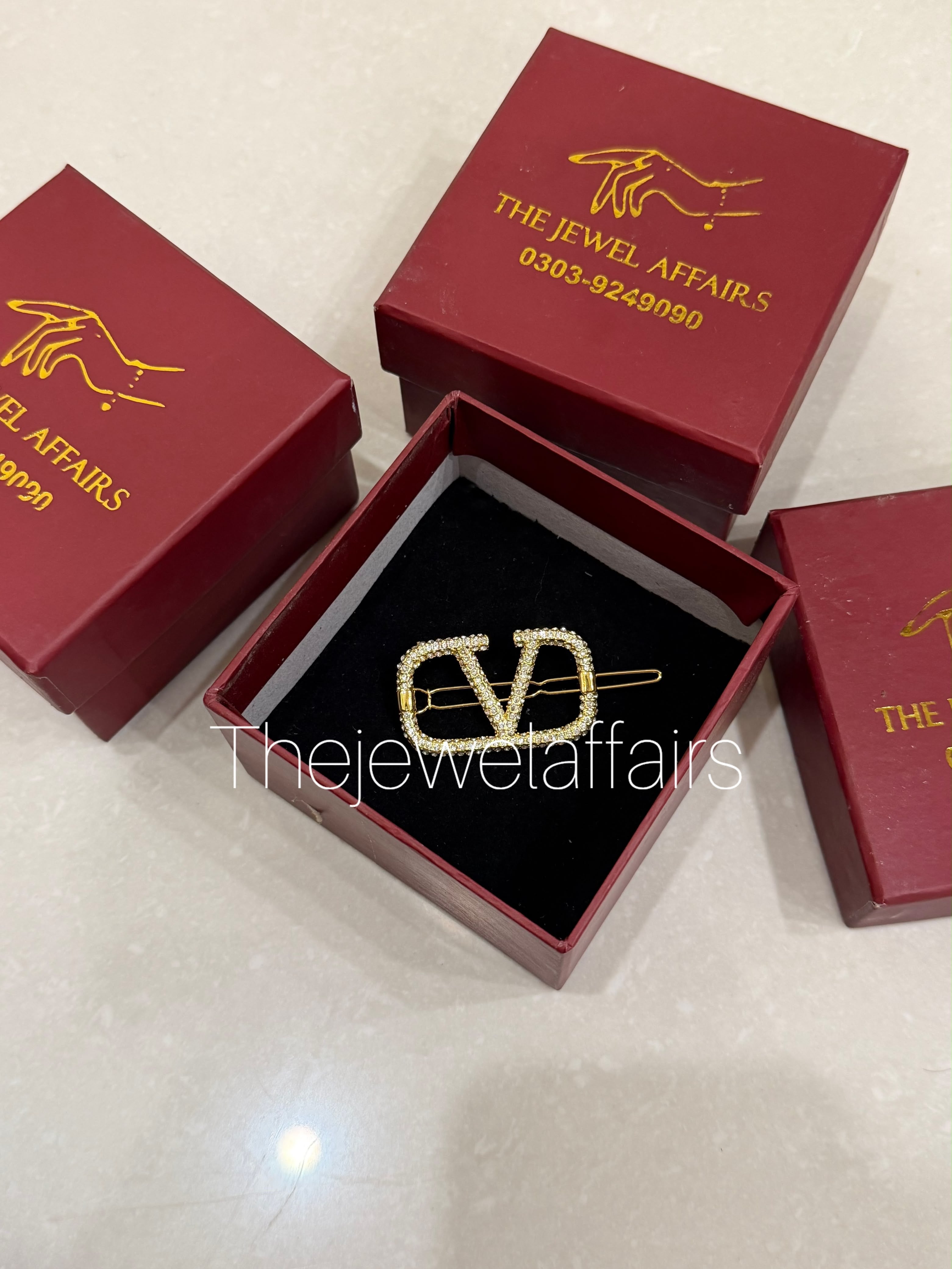 VALENTINO GARAVANI VLogo crystal-embellished hair clip