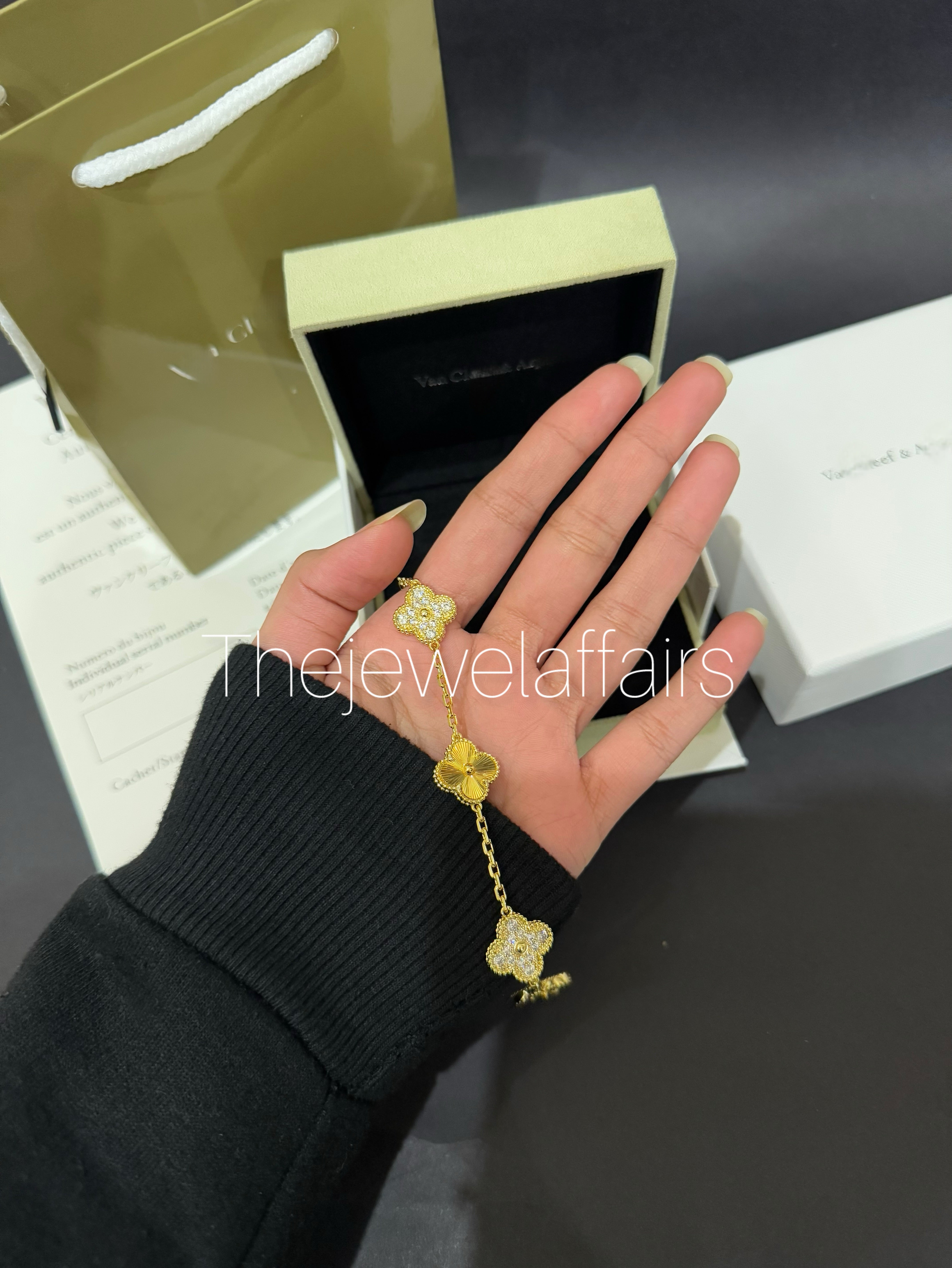 Luxury Clover Bracelet - Designer Inspired (Master Copy)