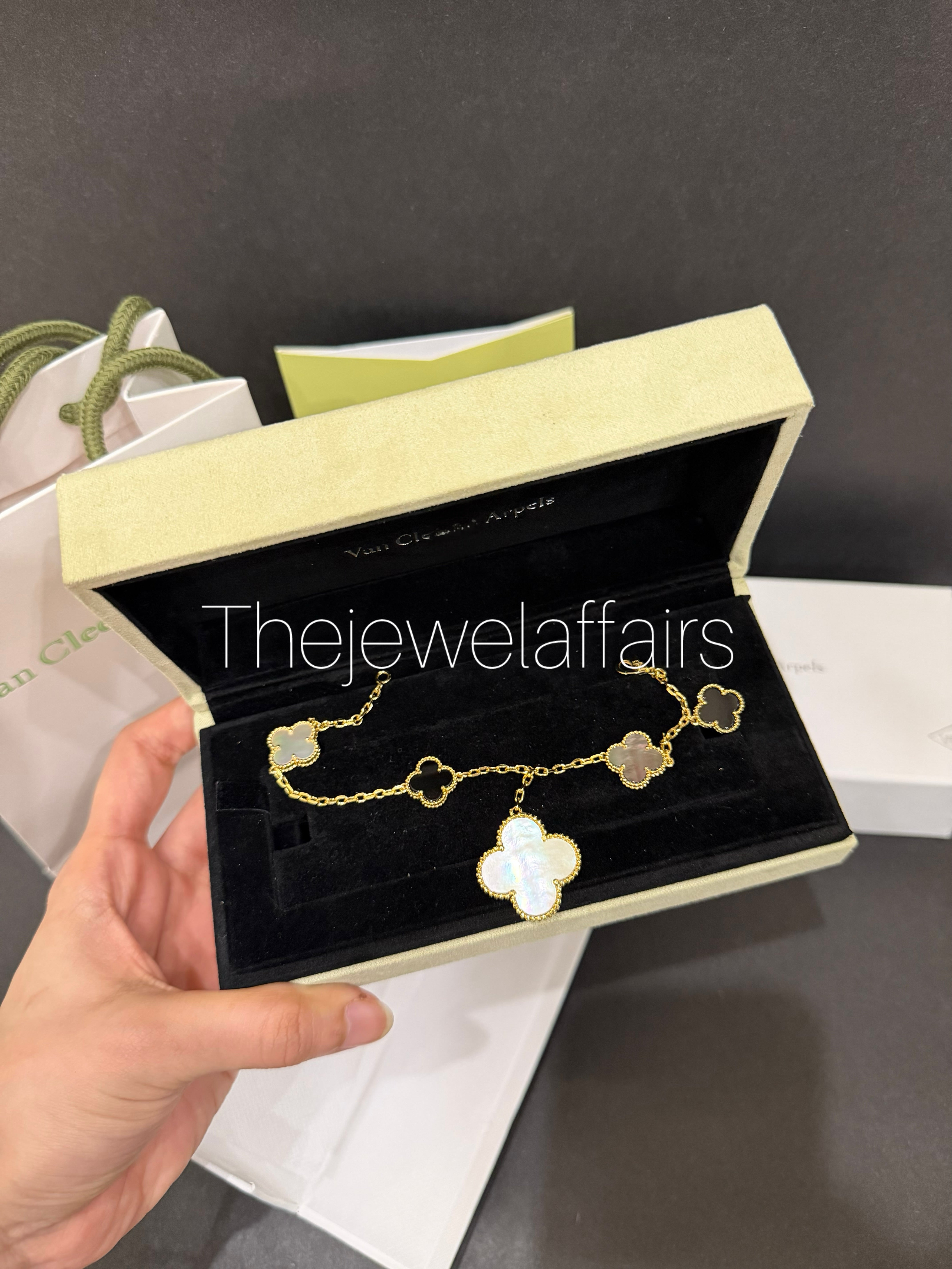 V@ncleef and arpe!s bracelet