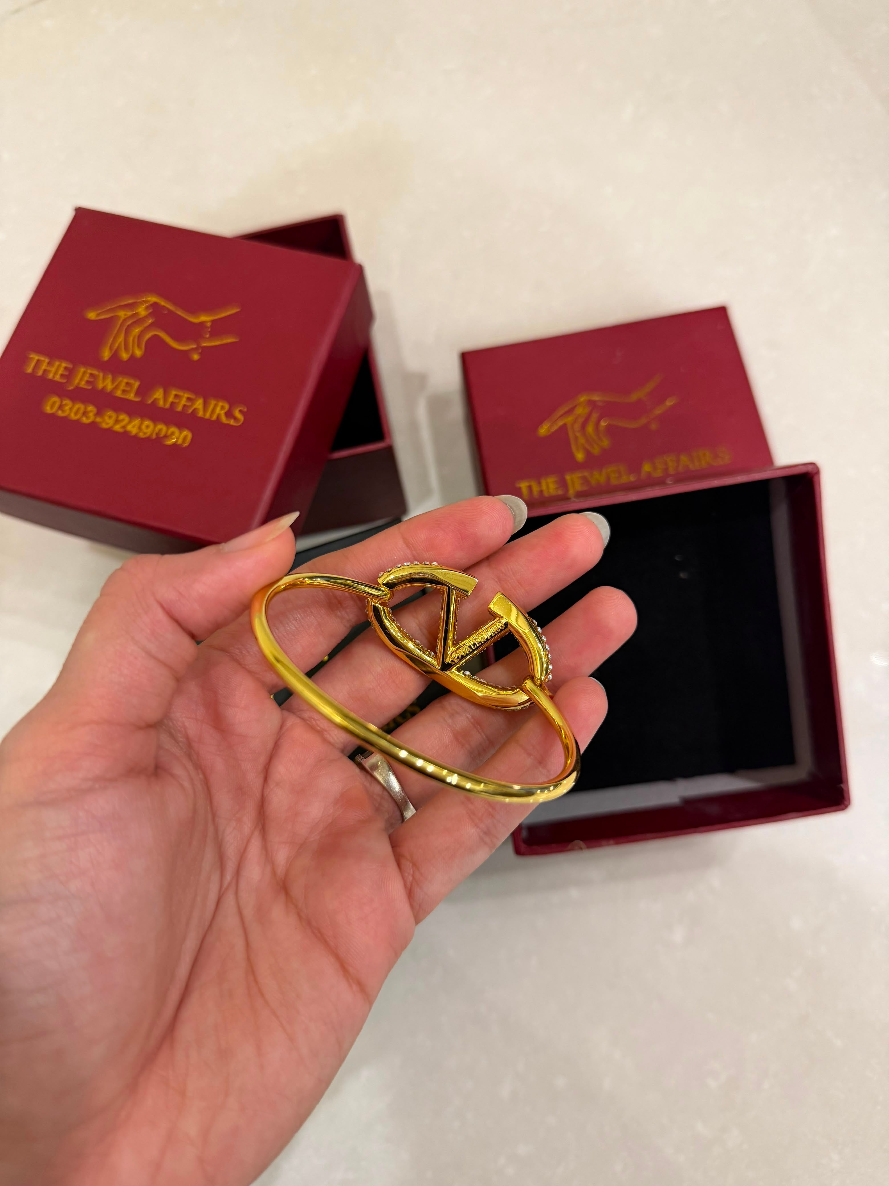 Valent!no Garavani VLogo Signature Pavé Bracelet (WITHOUT BRAND PACKAGING)