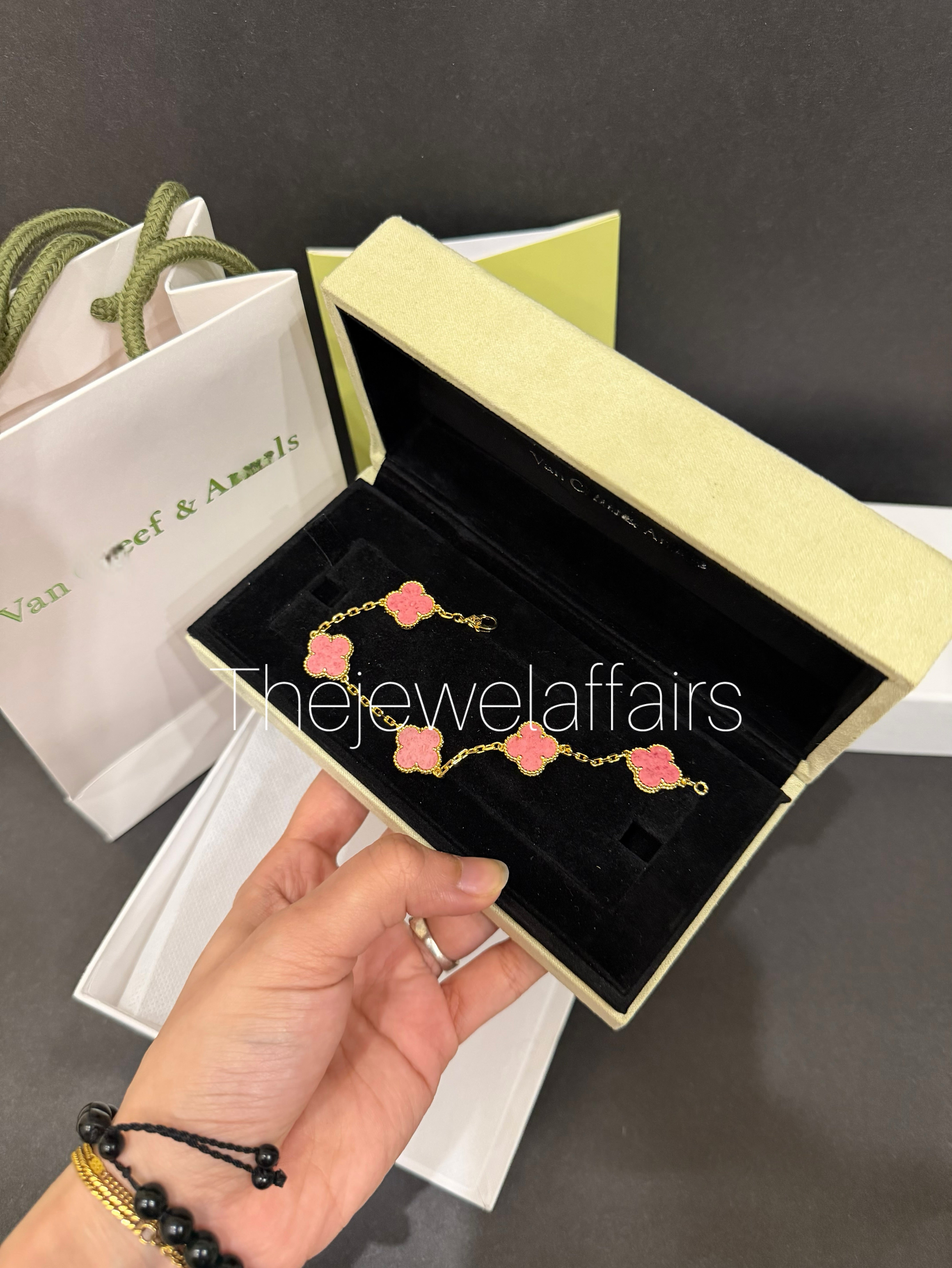 V@ncleef and arpe!s pink bracelet