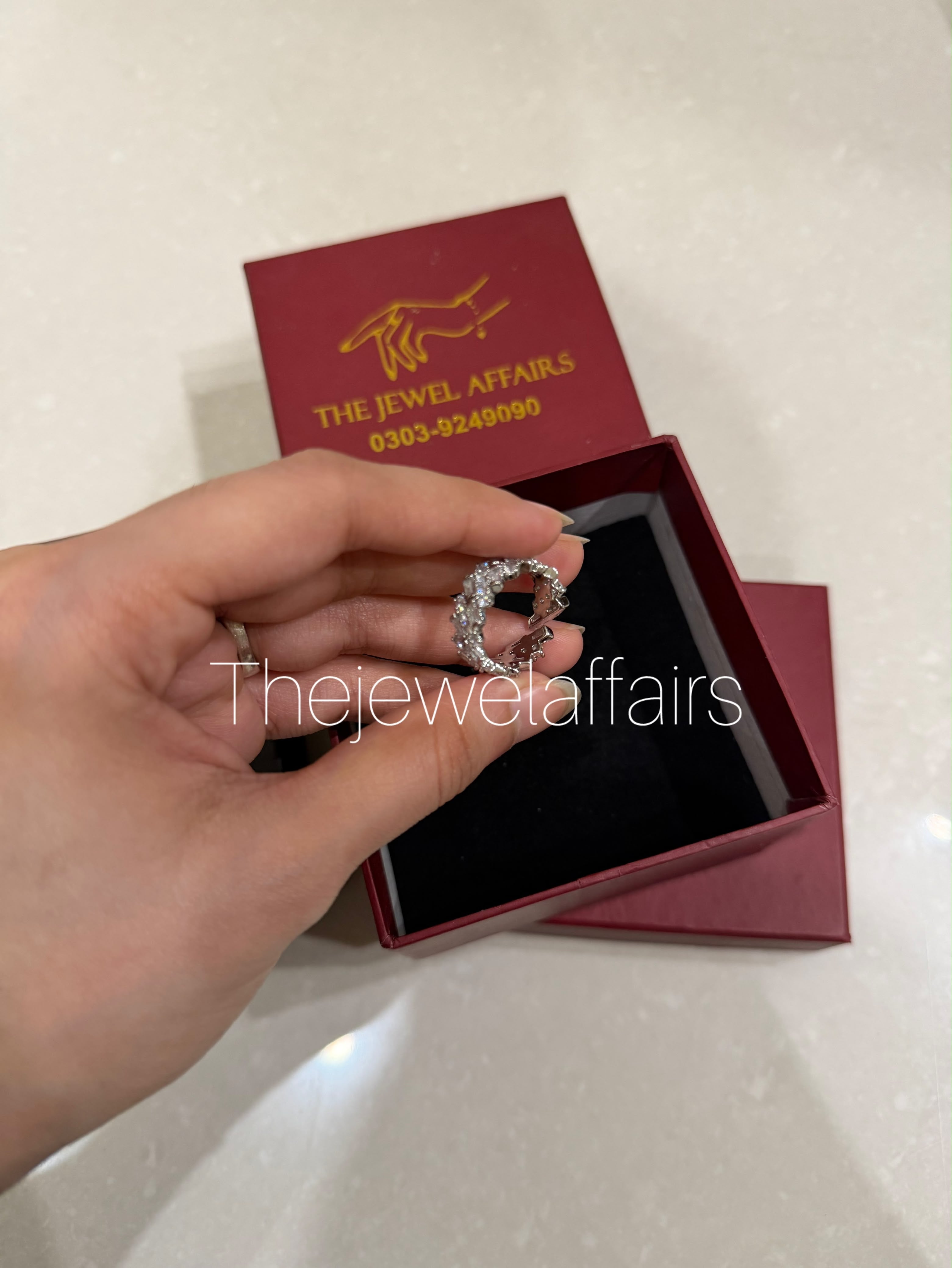 Cartier Maillon Panthère ring,
