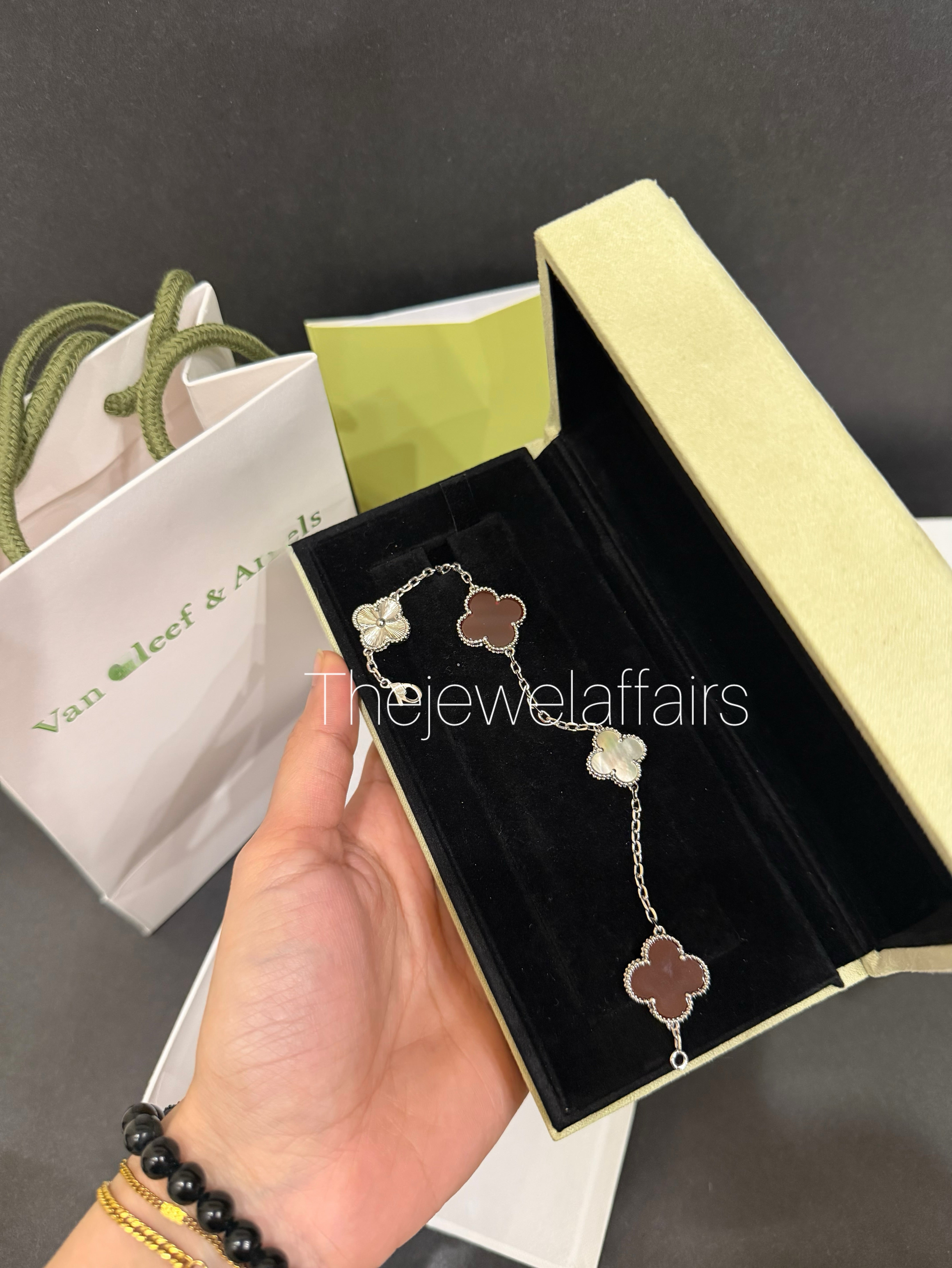 Vca 4 clover red with silver bracelet