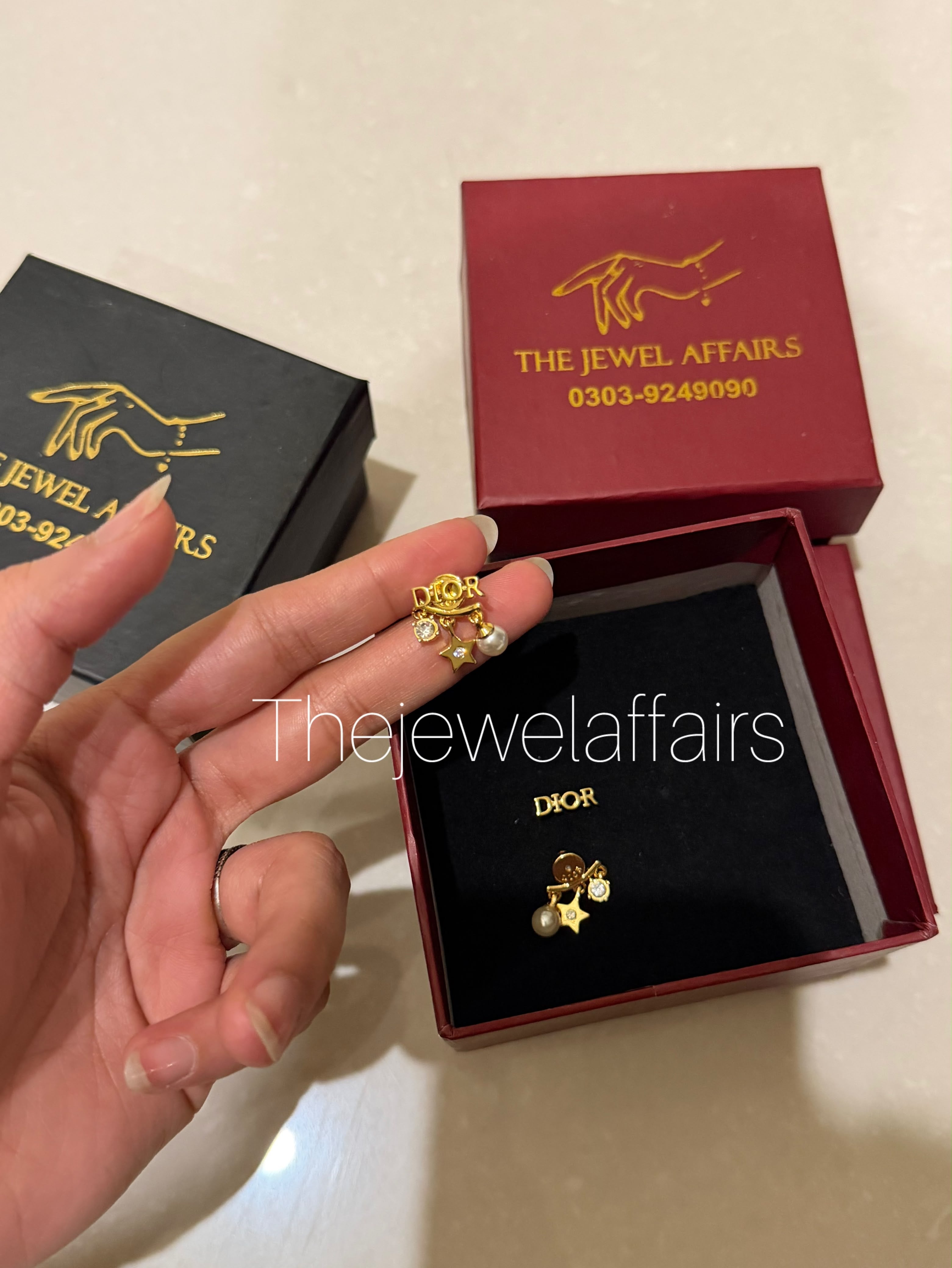 Di0(r)evolution Earrings Gold-Finish