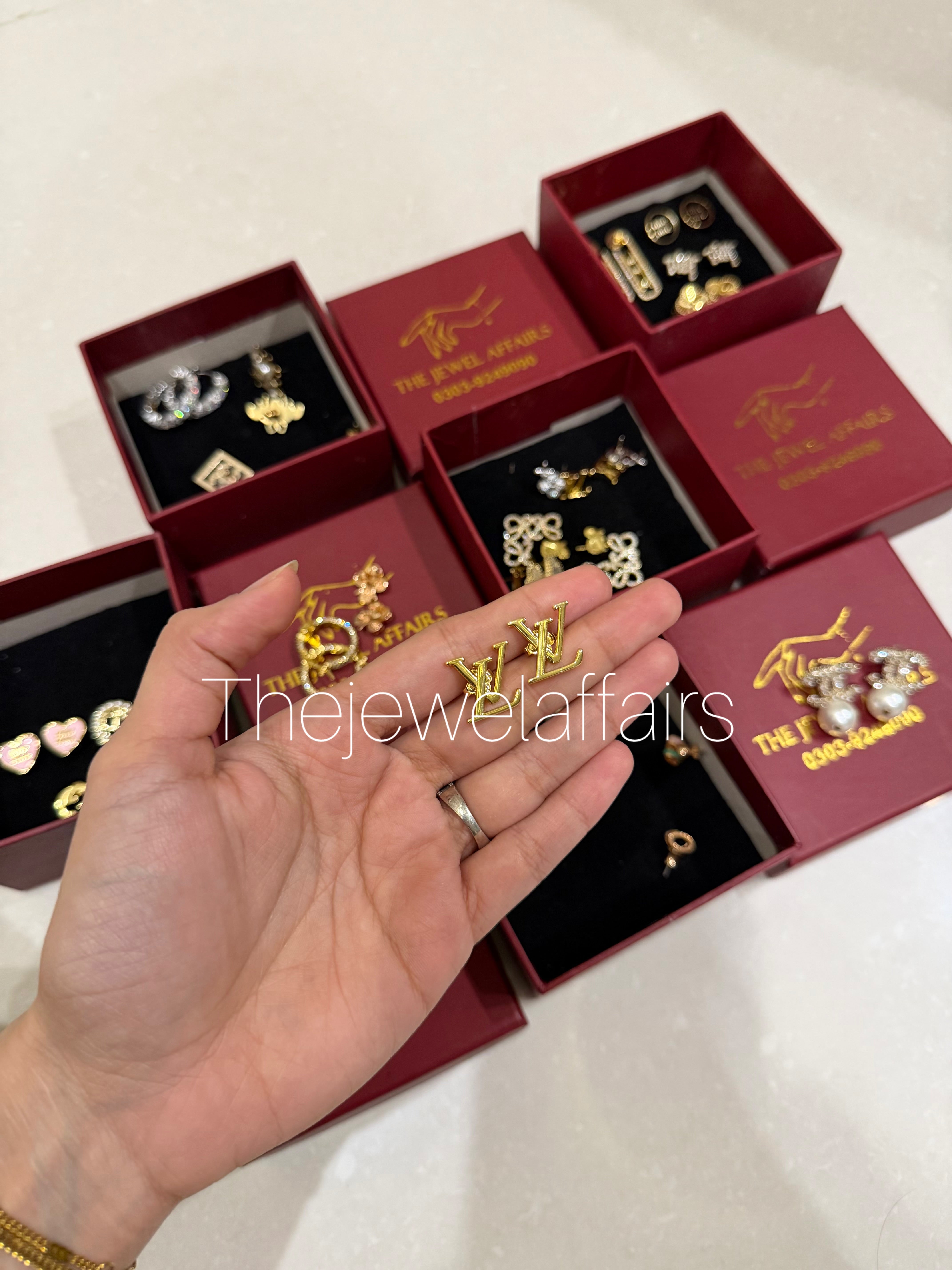 Lo!us Vuitt0n L¥ Iconic Stud Earrings