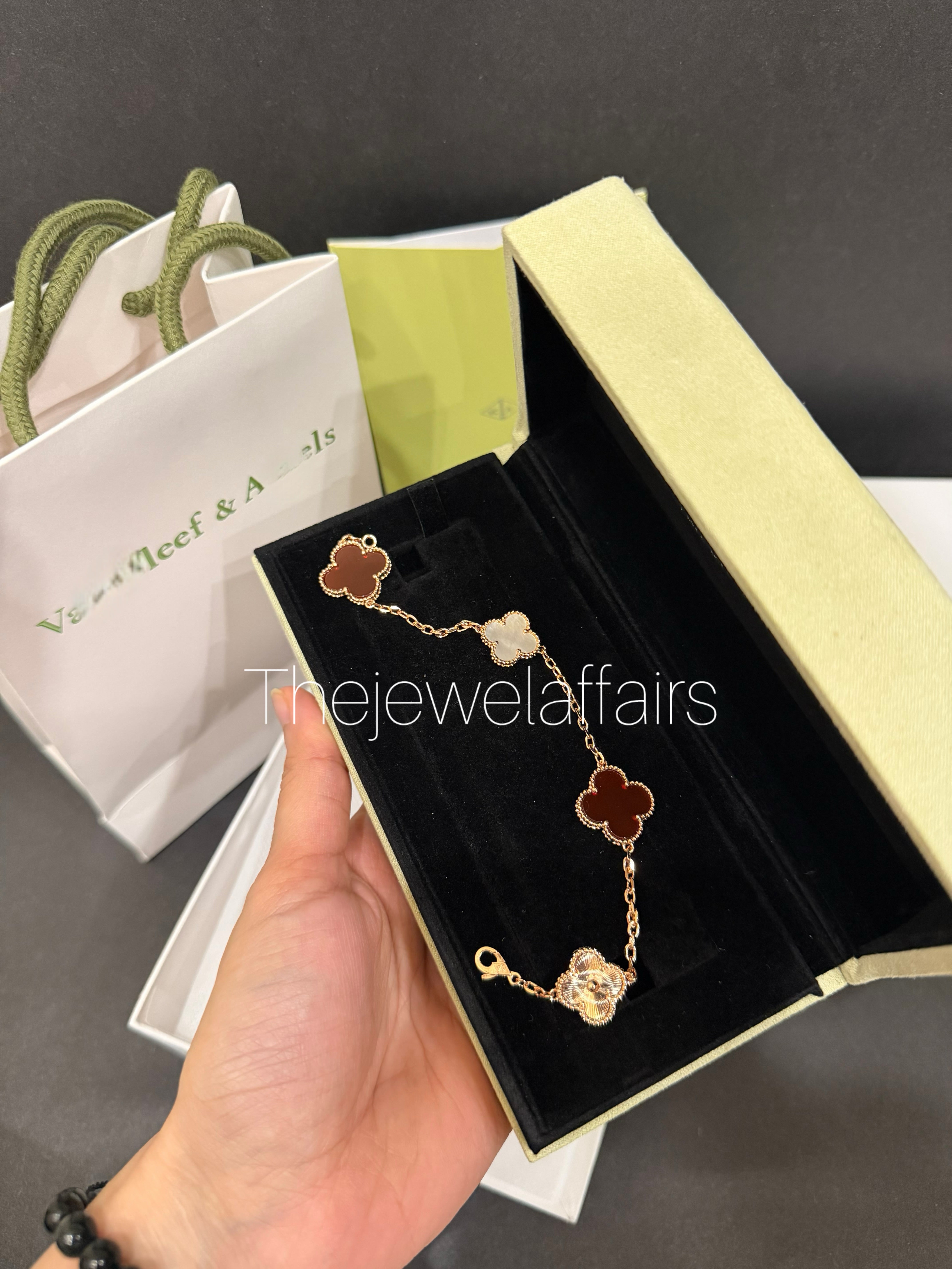 V@ncleef and arpe!s 4 clover red with rose gold