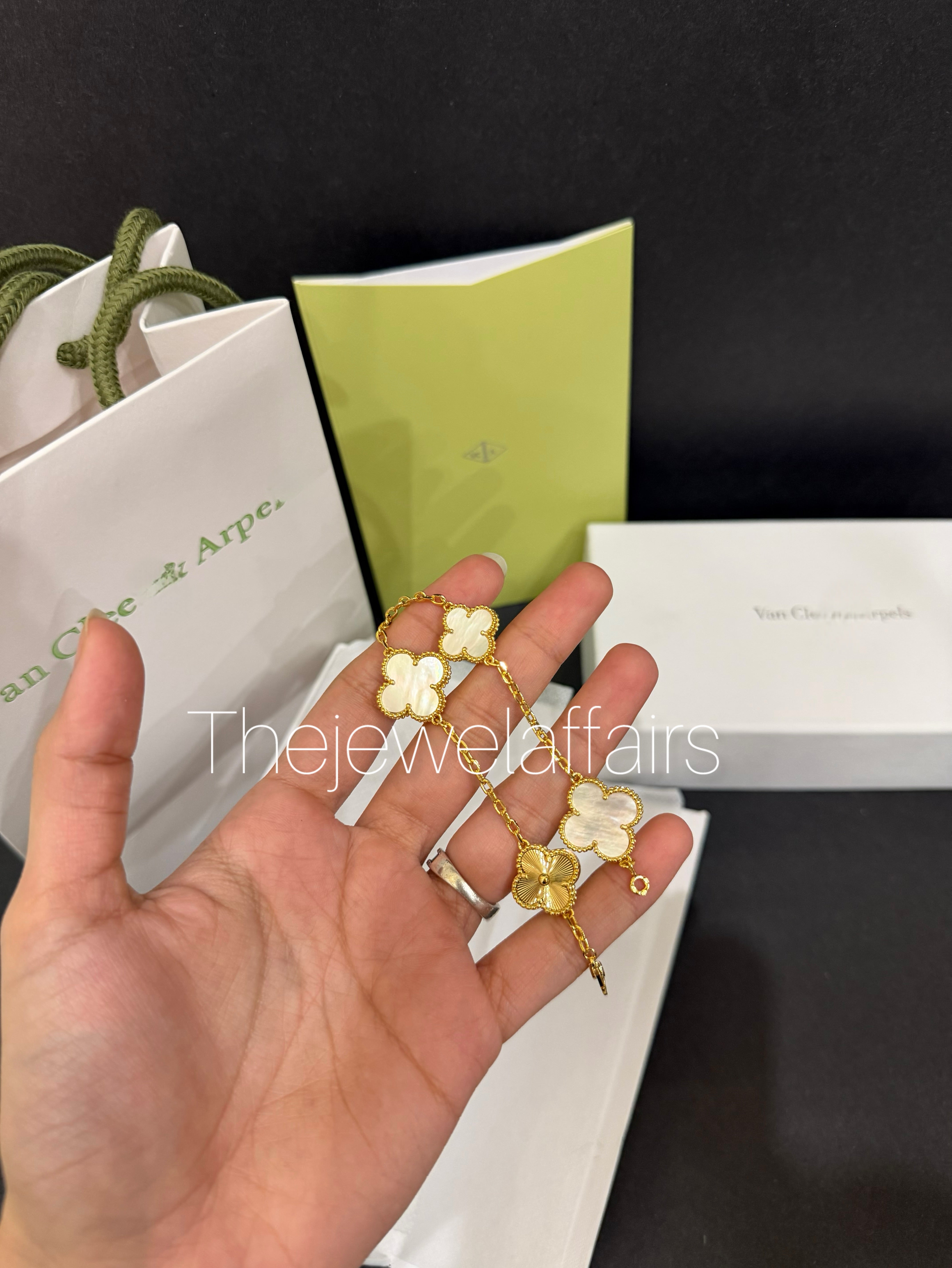 V@ncleef and arpe!s 4 clover white with gold bracelet
