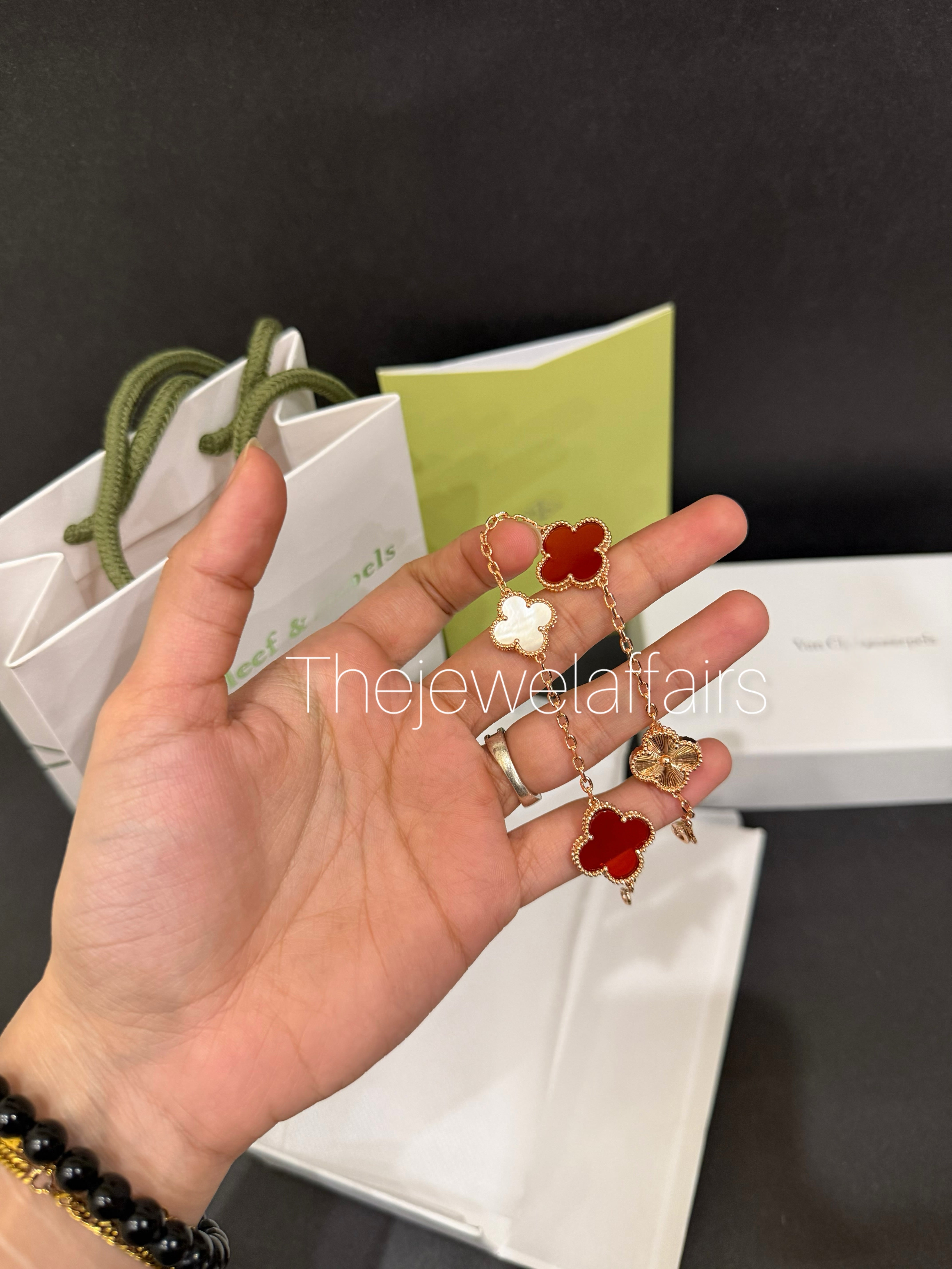 V@ncleef and arpe!s 4 clover red with rose gold