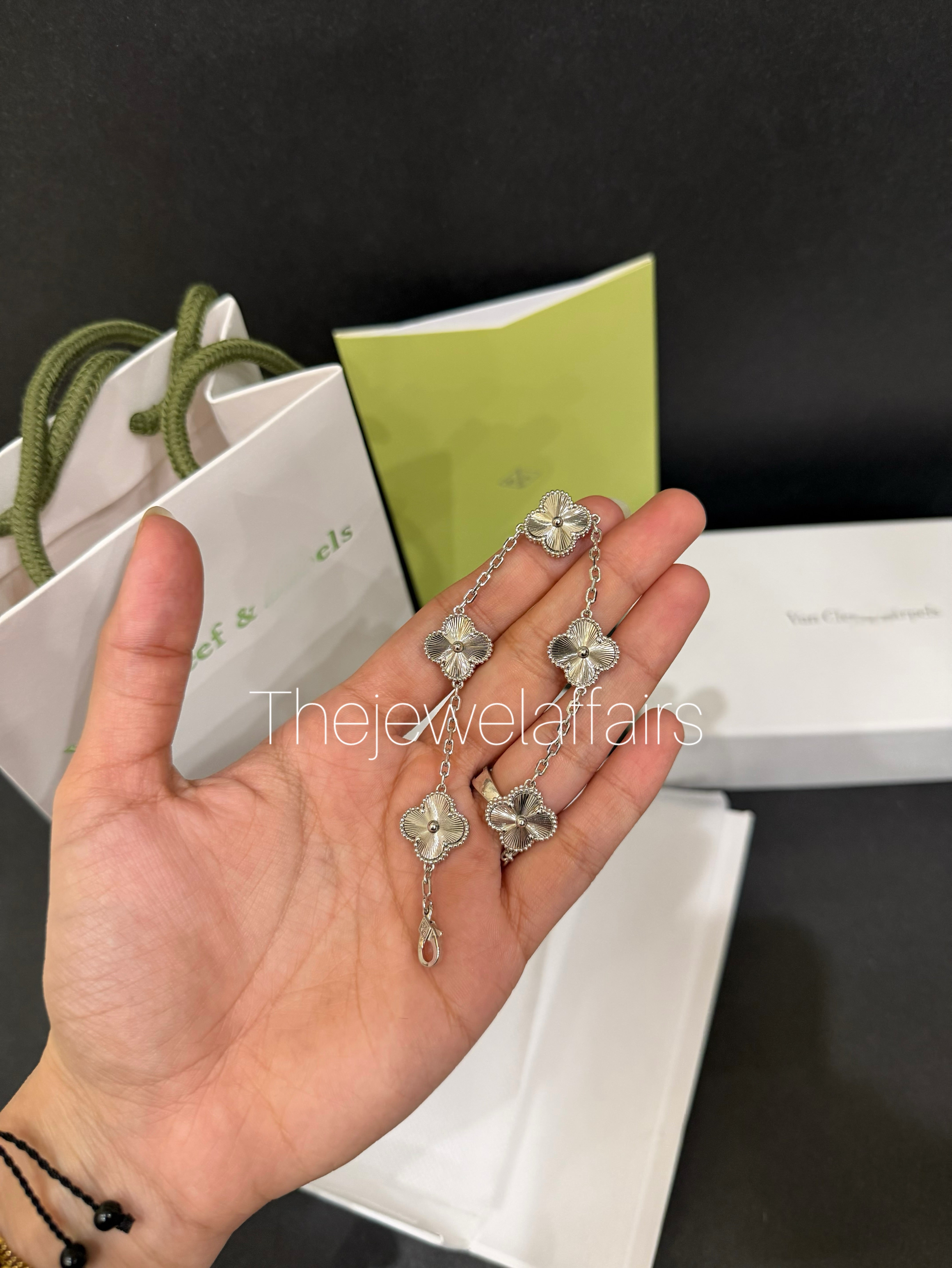 V@ncleef and arpe!s silver bracelet