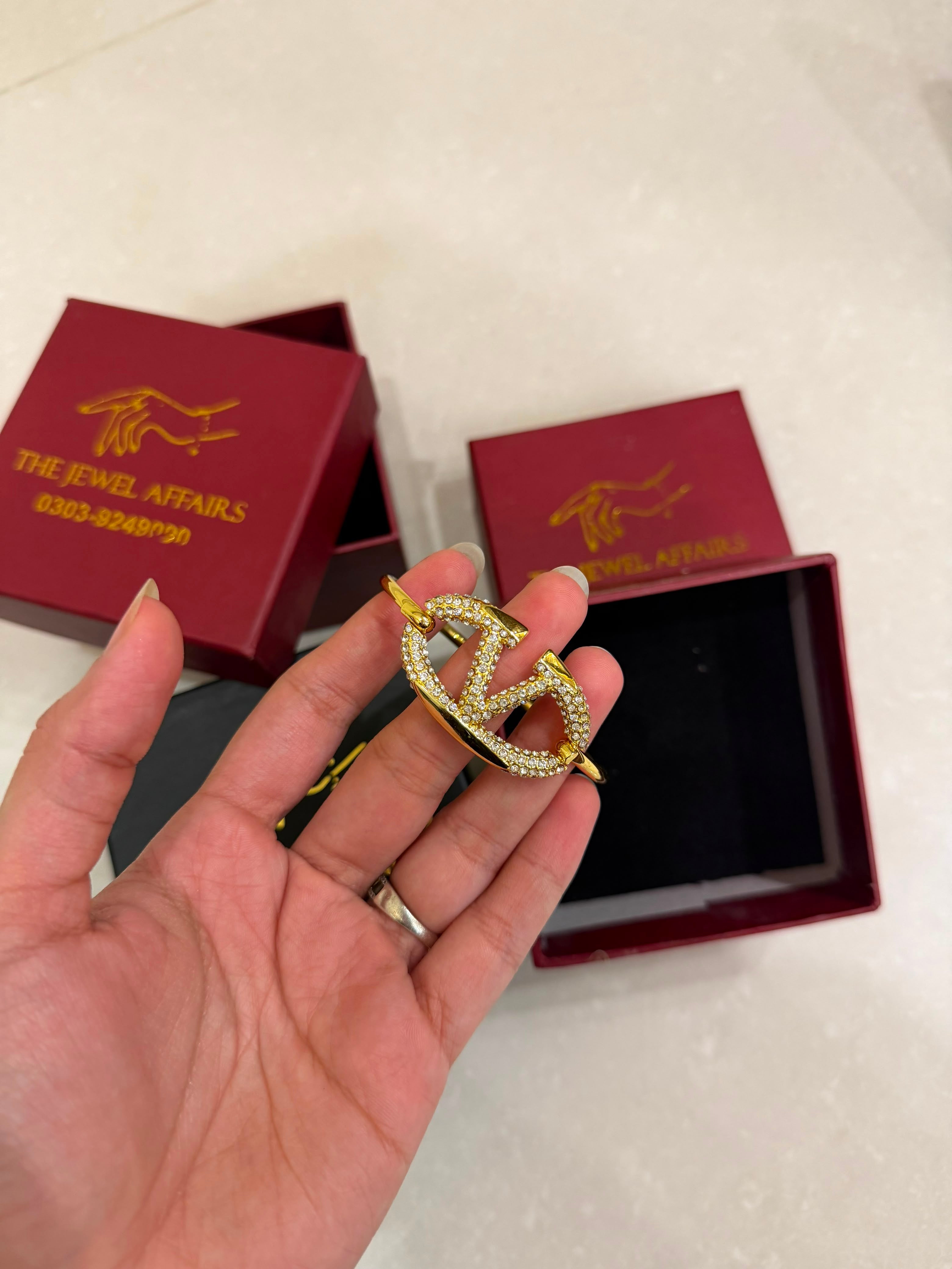 Valent!no Garavani VLogo Signature Pavé Bracelet (WITHOUT BRAND PACKAGING)
