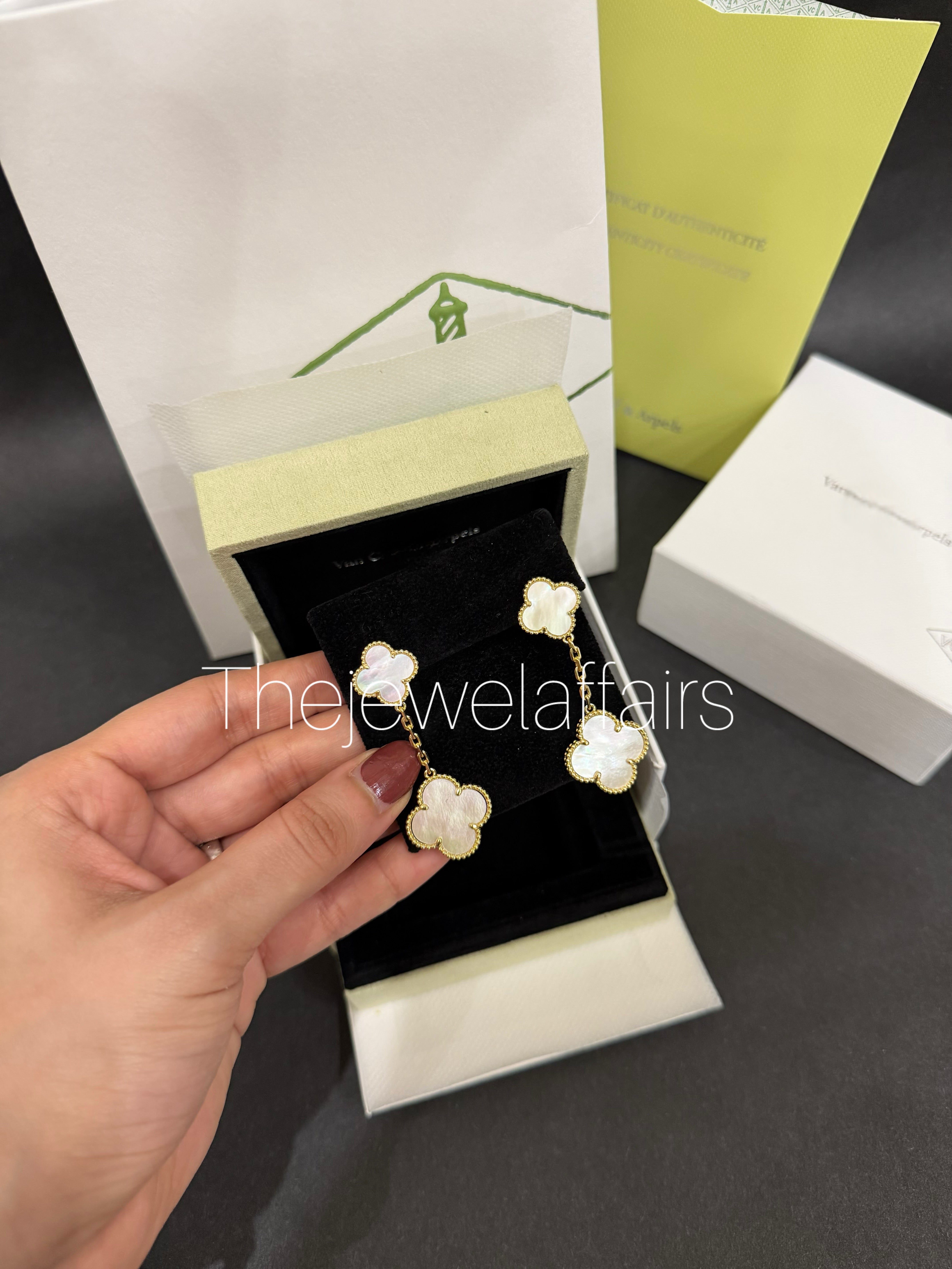 V@ncleef and Arpe!s white double clover earrings
