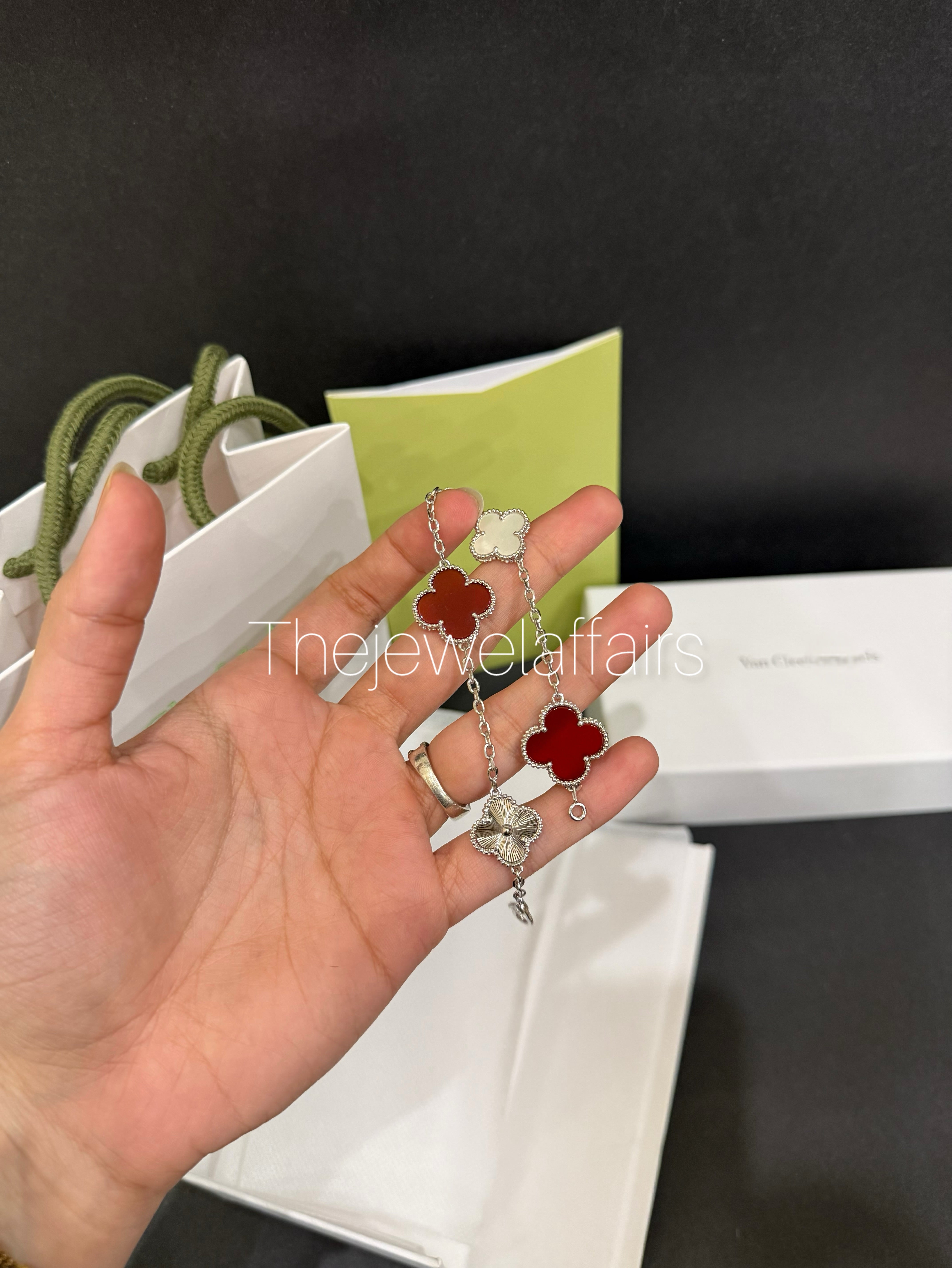Vca 4 clover red with silver bracelet