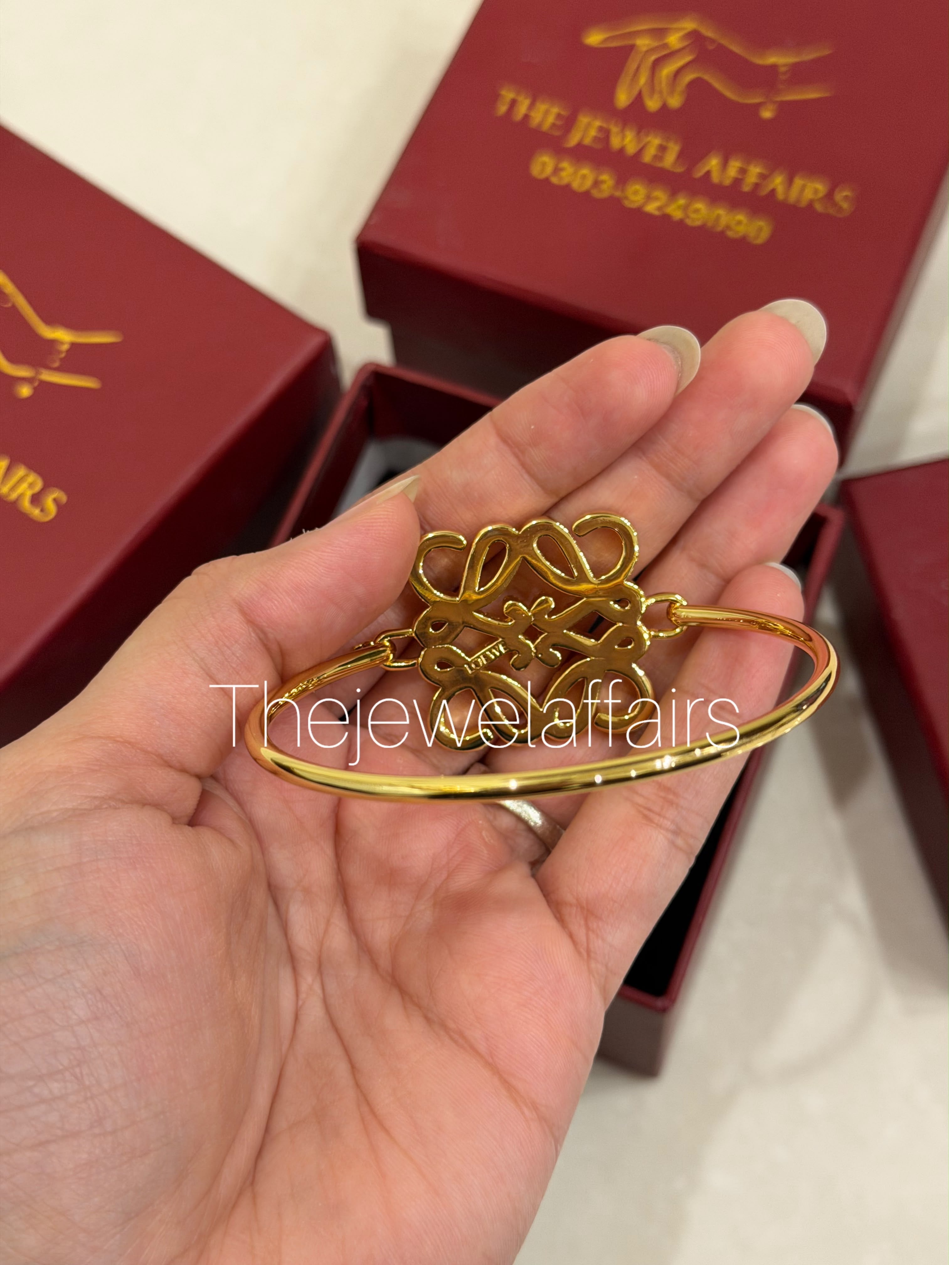 Loewe Anagram Loewe Open Bracelet - GOLD