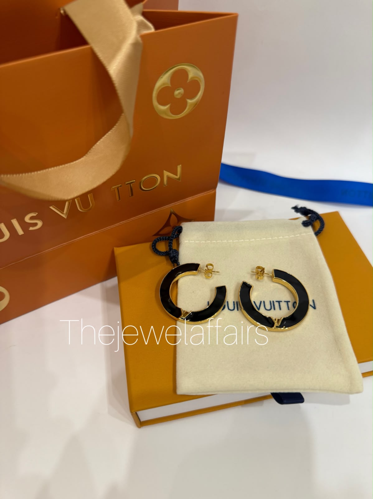 Lou!s Vuitt0n Enamel Hoop Earrings (WITHOUT BRAND PACKAGING)