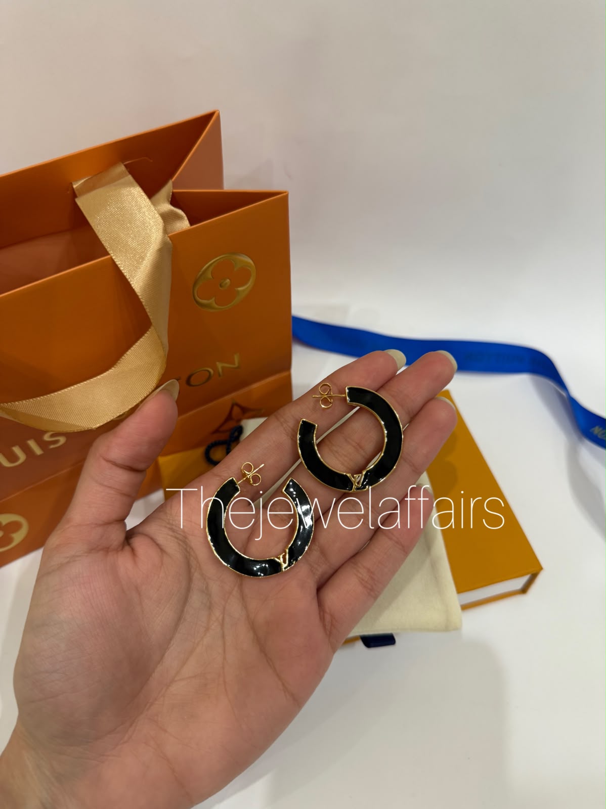 Lou!s Vuitt0n Enamel Hoop Earrings (WITHOUT BRAND PACKAGING)
