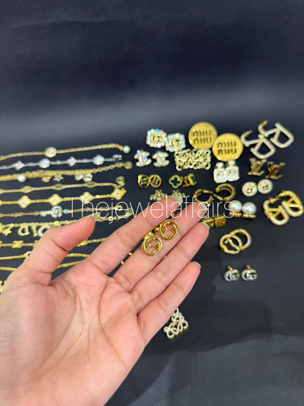 Gu(ci GG Logo Round Stud Earrings