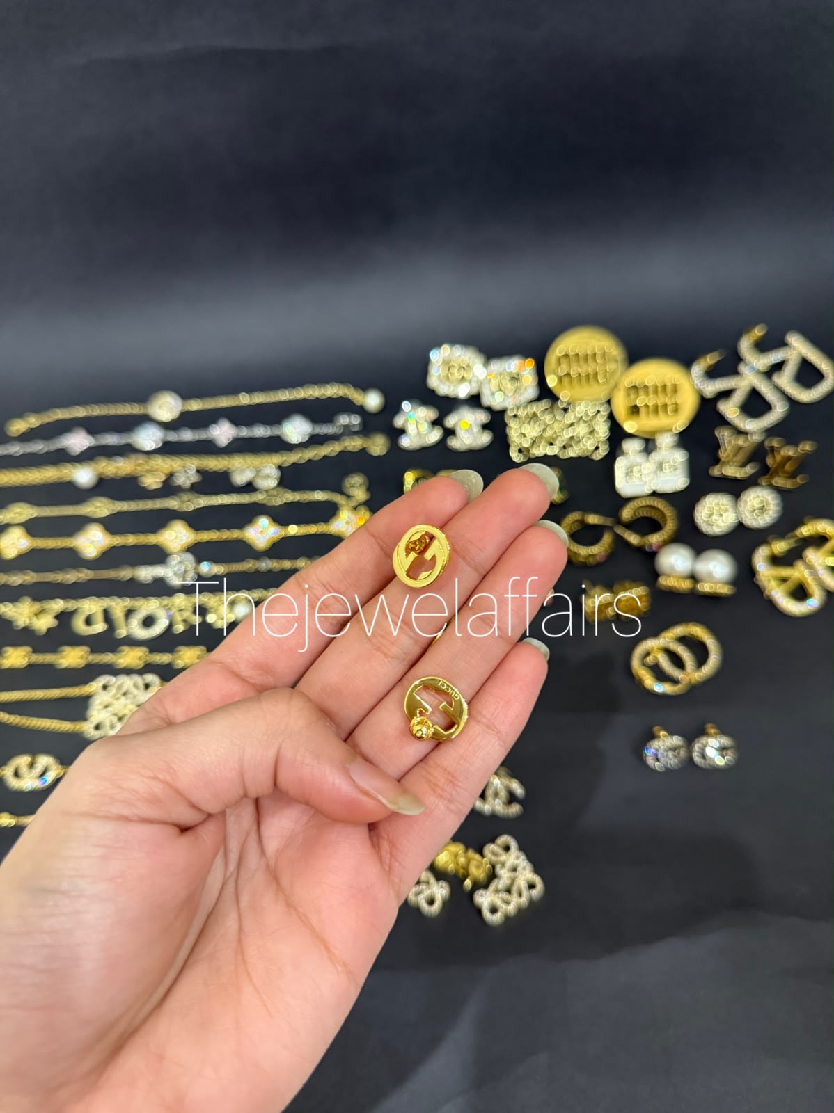 Gu(ci GG Logo Round Stud Earrings
