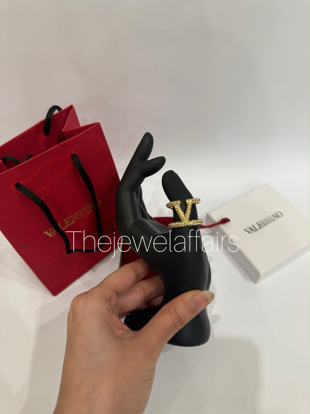 Valent!no VLogo Signature Crystal Ring (WITHOUT BRAND PACKAGING)